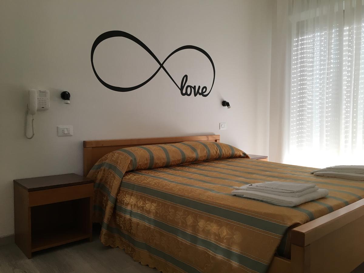 Hotel Infinity Cervia Zewnętrze zdjęcie